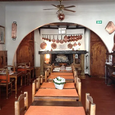 Hotel Des Seigneurs 2*