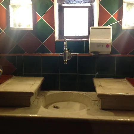 Des Seigneurs Otel 2*