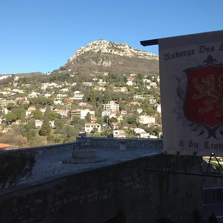Des Seigneurs Otel